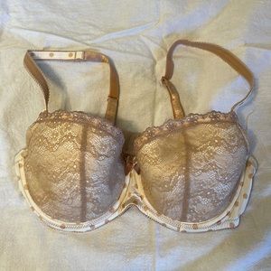 B.tempted bra 36d.  Excellent condition